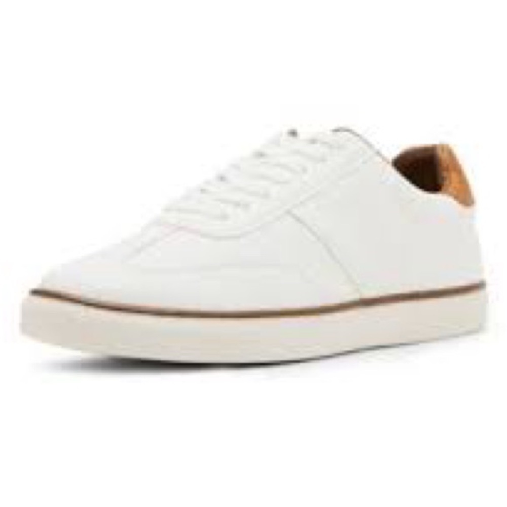 NWOB Steve Madden MCAROLINE Lace Up White Athletic Sneakers Shoes Size: 10.5